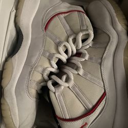 Jordan 11s 