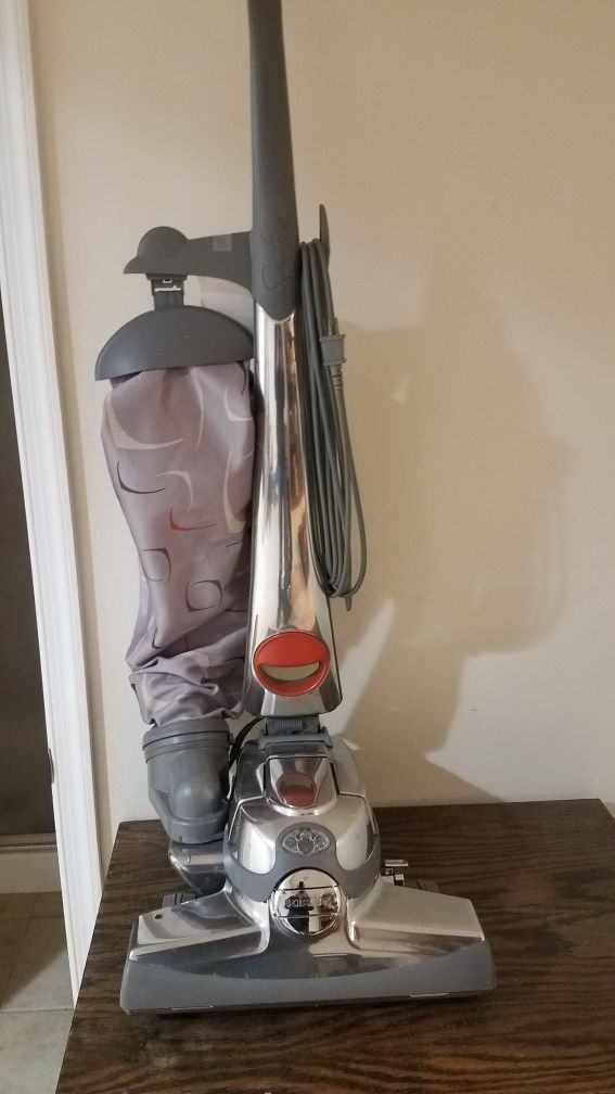 KIRBY Vacuum Cleaner and Shampooer- Like New