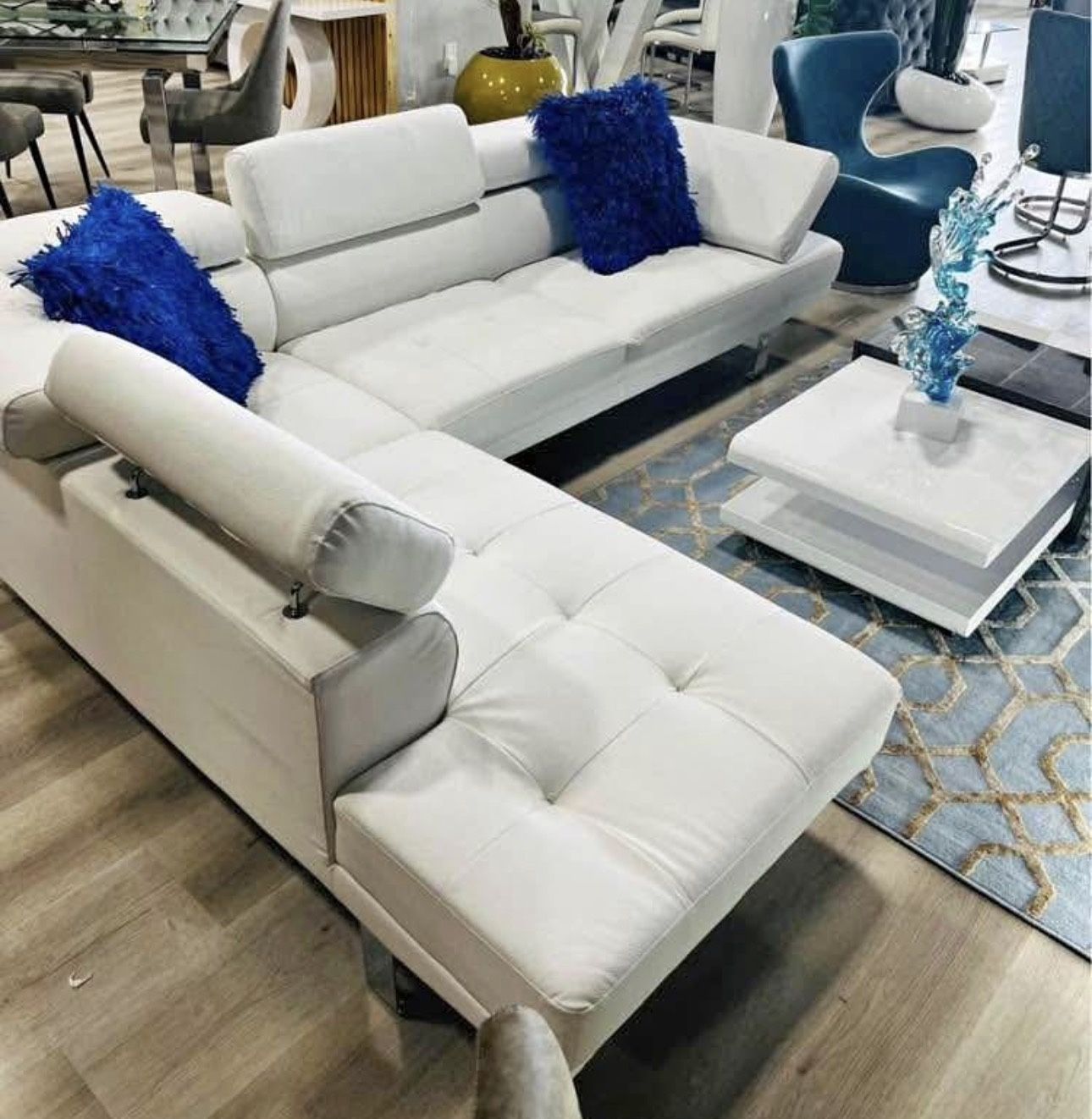 white sectional sofa modern faux leather In Box 