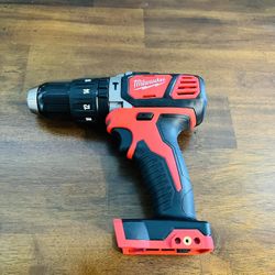 Milwaukee M18 1/2 Hammer Drill/Driver (Drill Driver)