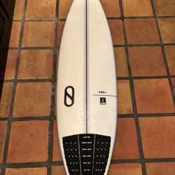 Slater Designs/ Mann Kine Frk + Ibolic Construction 