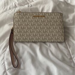 Michael Kors Wristlet