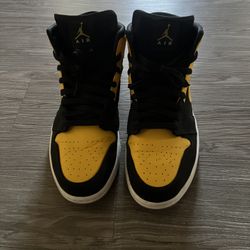 Jordan 1 Mid