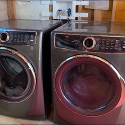 Electrolux washer and dryer set (electric)