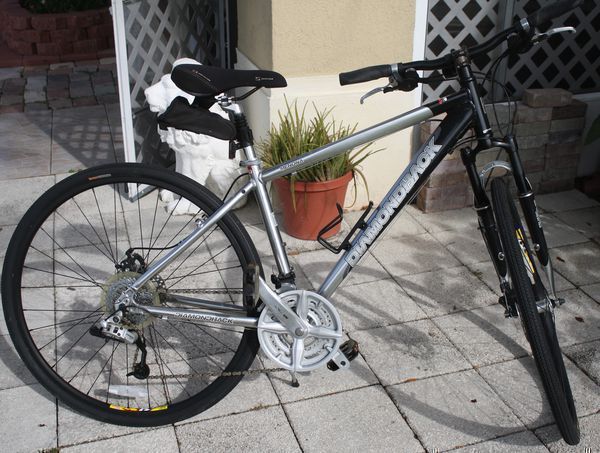 diamondback menona hybrid bike
