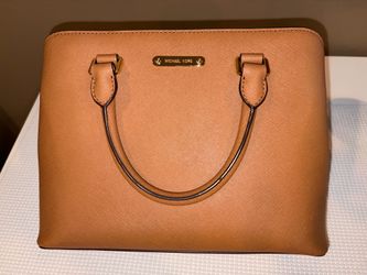 Micheal Kors woman’s purse