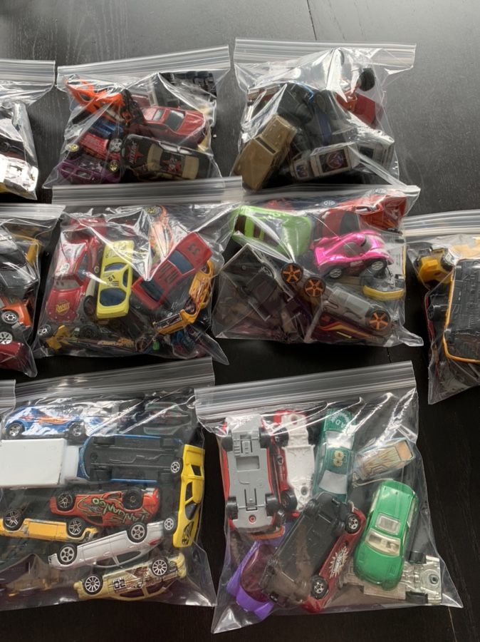 Hot wheels cars mix. 10 cars $5 per bag