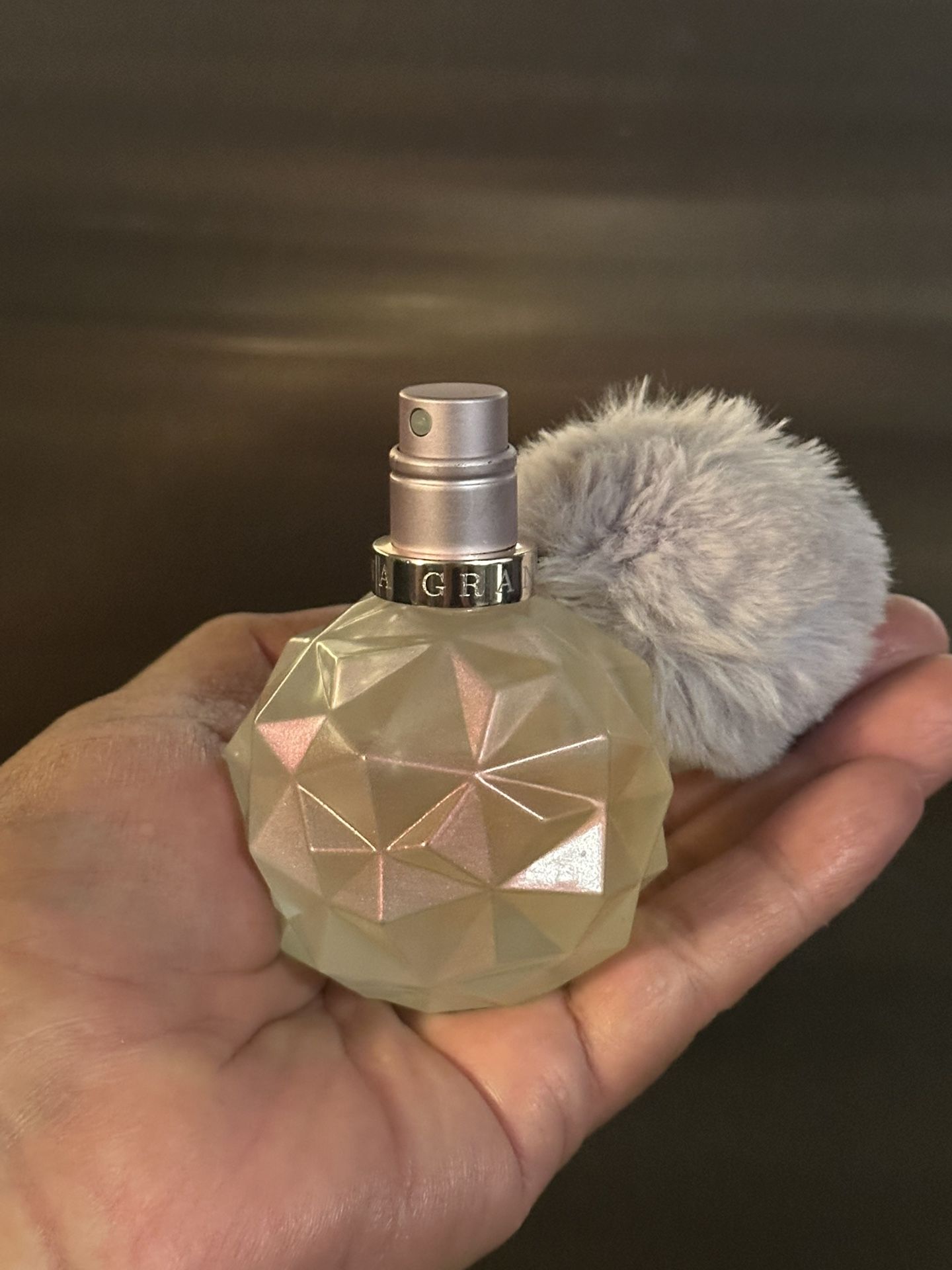 ariana grande perfume
