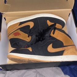 Air Jordan 1 Mid SE
