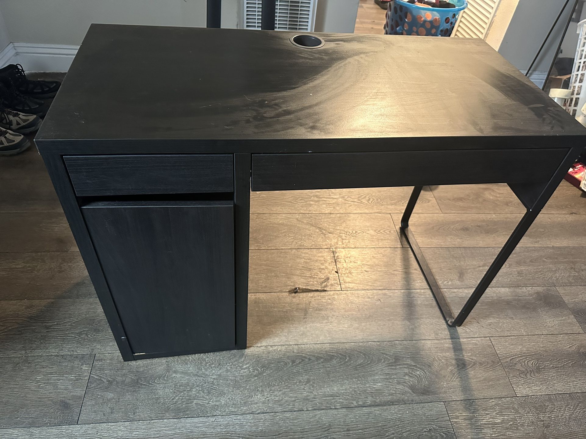 IKEA Micke Desk