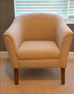 Tub Accent Chair, pair of lamps, mirror top table, blinds, compact dryer, lamp