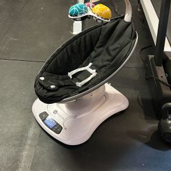 mamaRoo Baby Swing