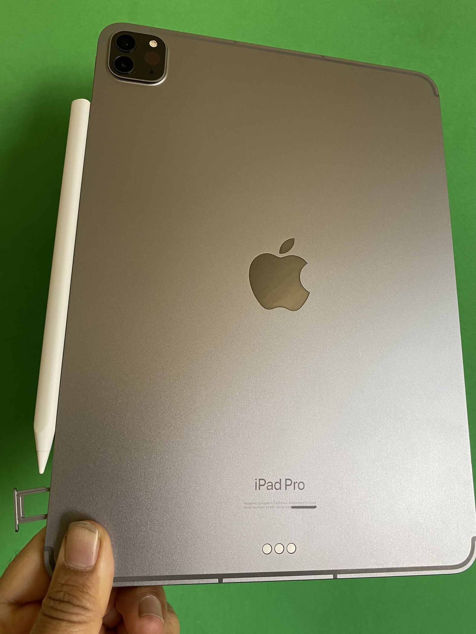 iPad Pro 11　第4世代（M2）256G Wi-Fi＋cellular Apple iPad Pro 11インチ 第4世代 Wi-Fi 256GB 2022年秋モデル