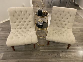 Accent Chairs 