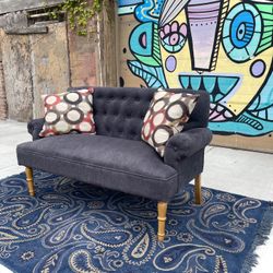 Elegant Tufted Sofá / Bench(Delivery Available)
