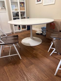 Tulip table