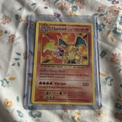 Pokémon  Charizard 11/108 evolutions reverse   Holo rare stage 2 hp 150  fire spin