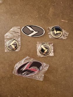 Kia Optima car badges 