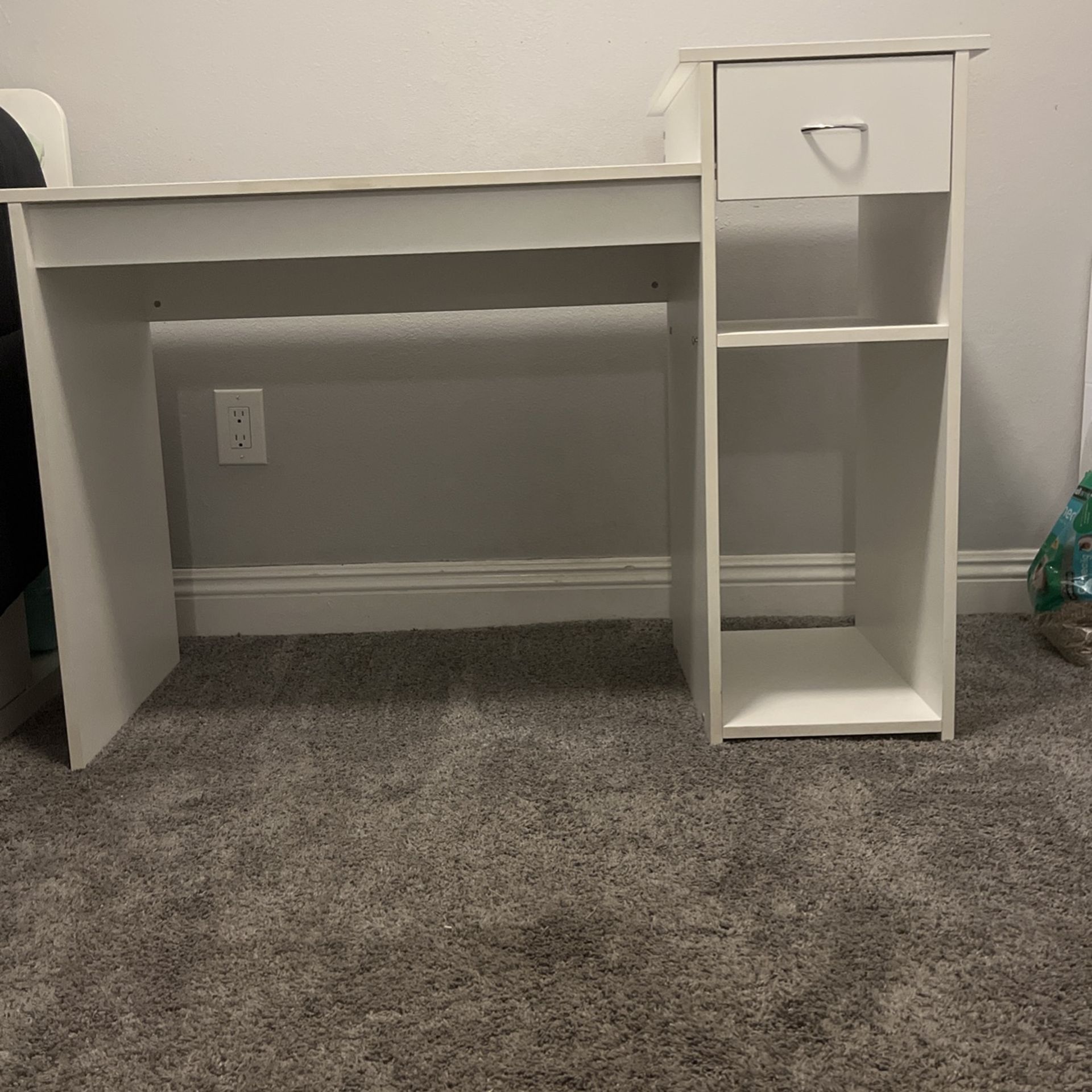 IKEA White Desk With Shelving And Draw