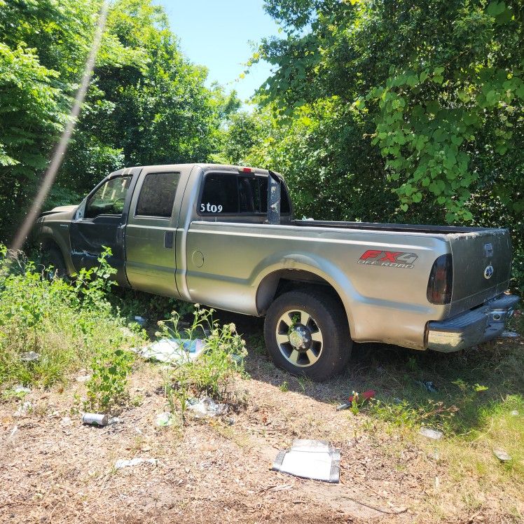 2003 FORD F250 6.0  DIESEL FOR PARTS