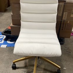 White highback office chair