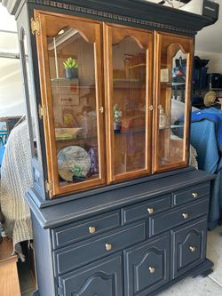 Hutch cabinet