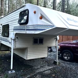 1994 Shadowcruiser 8 FOOT Truck Camper
