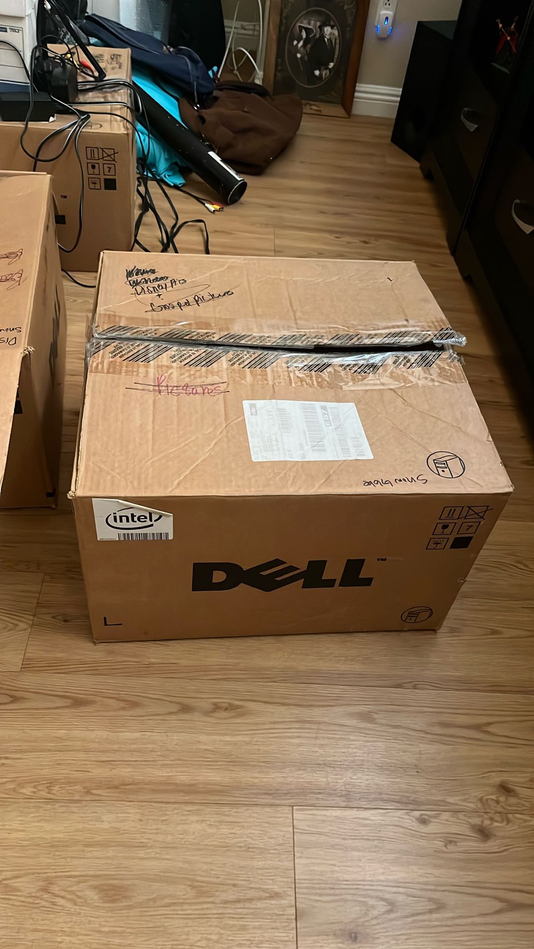 Free Boxes - About 6