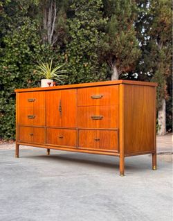 MCM Vintage Mid Century Modern 9-Drawer Walnut Lowboy Triple Dresser Credenza