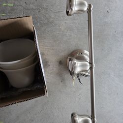 Bathroom fixture / vanity light