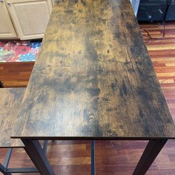 Kitchen/Dining Table With 2 Stools