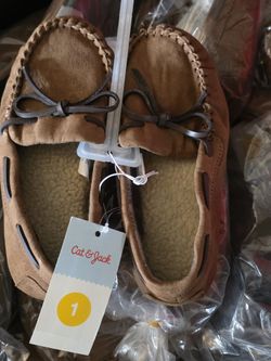 Reseller Special ....34 New Cat & Jack Boy’s Lionel Fur Slippers/Moccasin Fur Slipper Dark Chestnut Sz 1