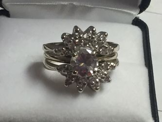 14 kt white gold engagement ring