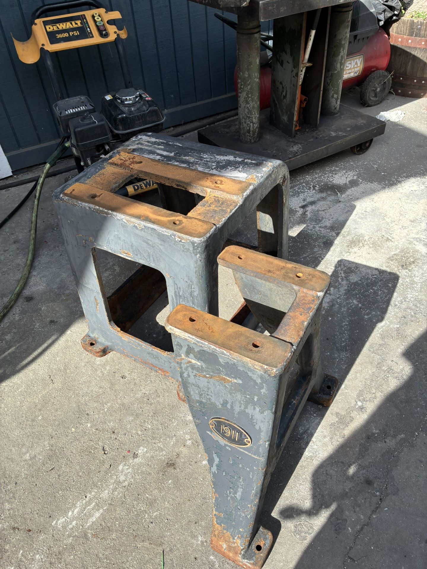 CastIron Base Antiguas