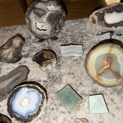 Large lot of Geodes and Agate