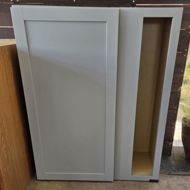 Gabinete nuevo de pared 33