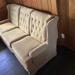 Vintage Tufted Sofa – Comfortable & Clean – $100 OBO