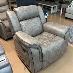 Recliner Chair!!!