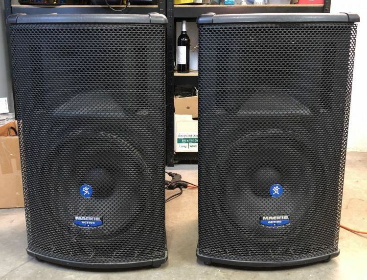Mackie SA1521 Powered PA Speakers