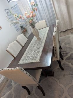 Dining set of 6 + rug