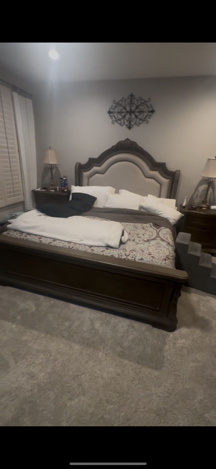 BED SET KING BEST OFFER WILL TAKE HOME