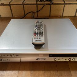 Pioneer DVD recorder DVD-520H-S with Remote