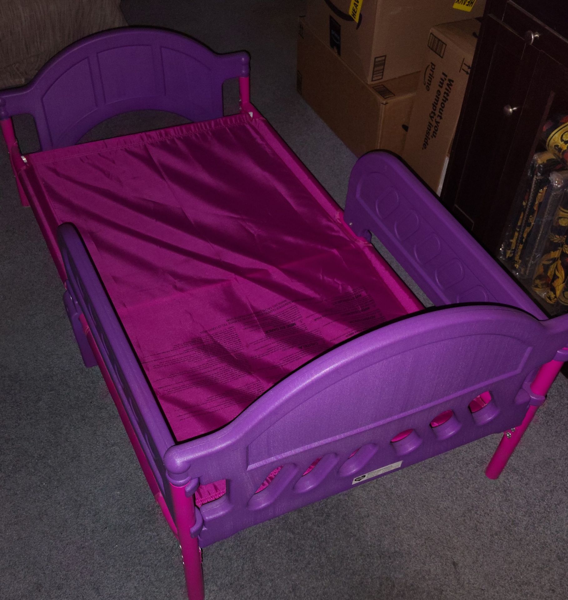Toddler bed frame