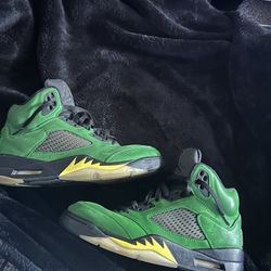 JORDAN 5 OREGON SIZE 9 Used