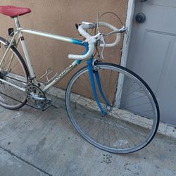 54cm.      Road Bike.     Cyclopro 