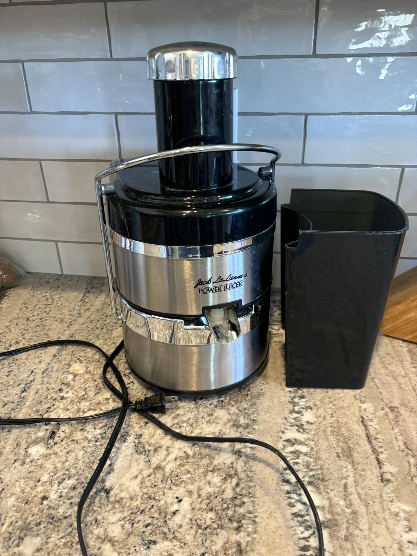 Jack La Lanne’s Power Juicer MT-1000 used black & silver