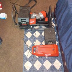 Milwaukee,72v Concrete Vibarator Kit,Missing Wifi Remote