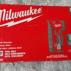 Milwaukee M12 Cable Stampler