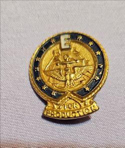 WWII Army Navy "E"  For Production Award Pin Fox Co Cincinnati Ohio Eagle Enamel