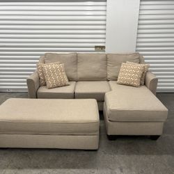 Beige Sectional Sofa !!! Great condition 